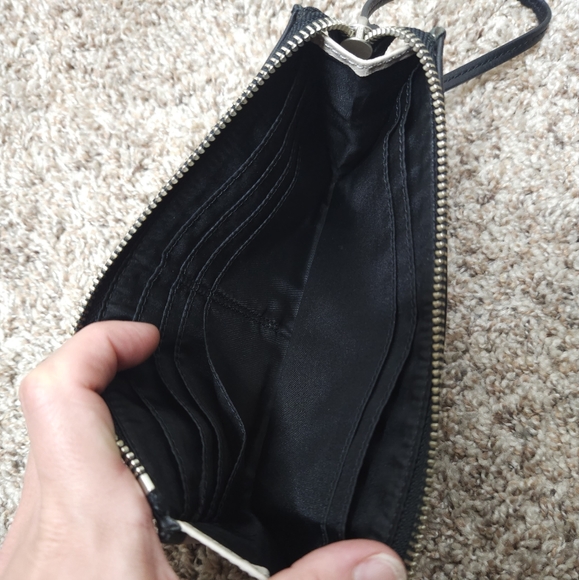 GUC Coach Leather Wristlet - Picture 5 of 10